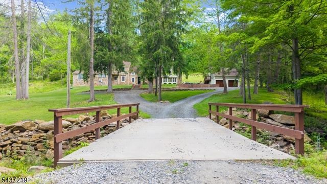 37 Brookville Hollow Rd, Delaware Twp., NJ 08559