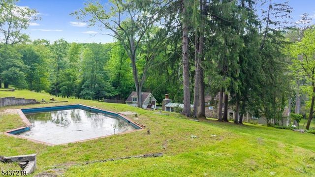 37 Brookville Hollow Rd, Delaware Twp., NJ 08559