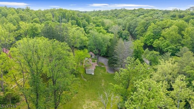 37 Brookville Hollow Rd, Delaware Twp., NJ 08559