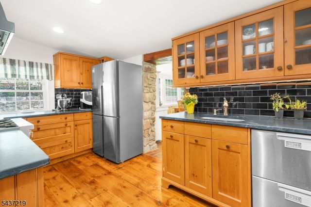 37 Brookville Hollow Rd, Delaware Twp., NJ 08559