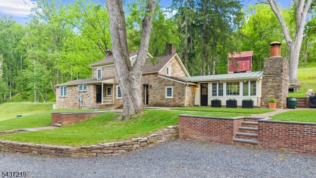 37 Brookville Hollow Rd, Delaware Twp., NJ 08559