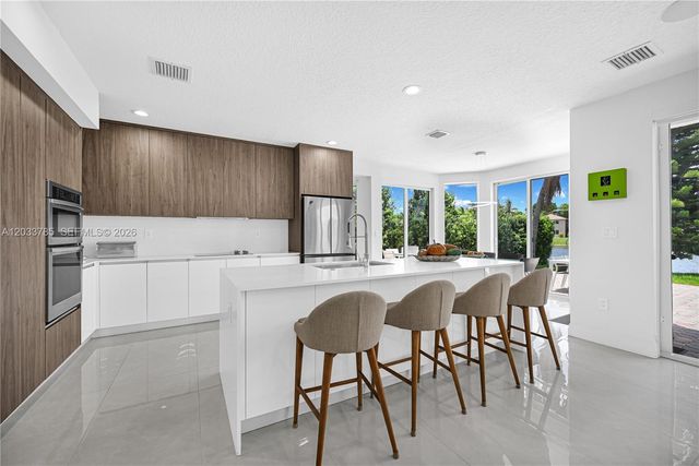 11137 NW 72nd Ter, Doral, FL 33178