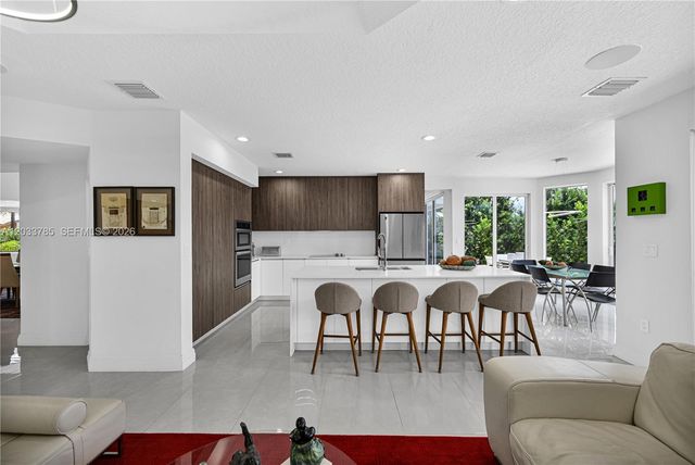 11137 NW 72nd Ter, Doral, FL 33178