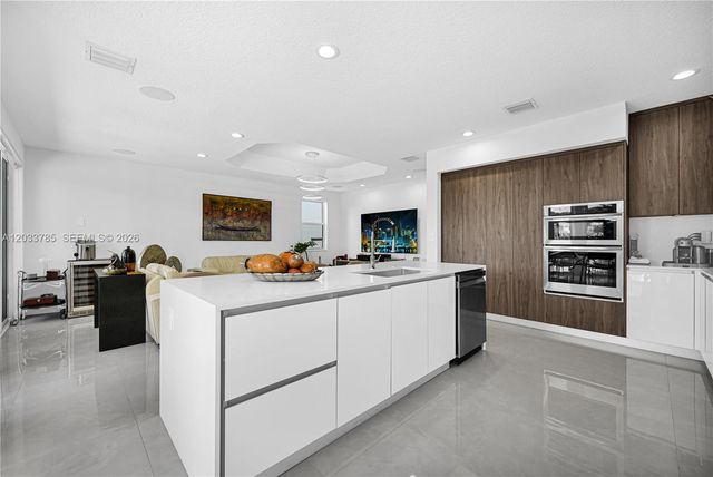 11137 NW 72nd Ter, Doral, FL 33178