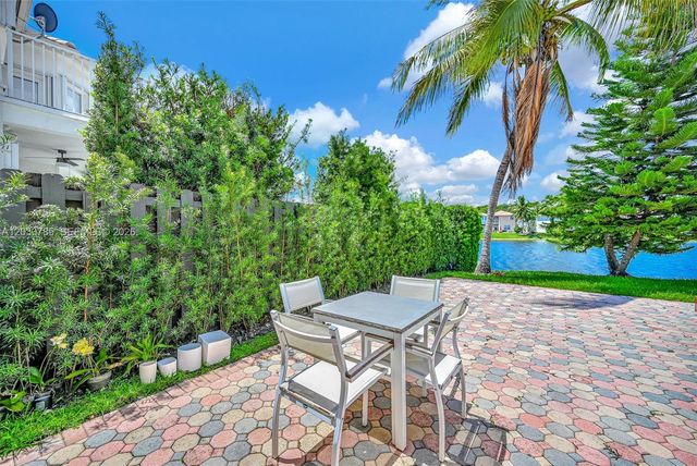 11137 NW 72nd Ter, Doral, FL 33178