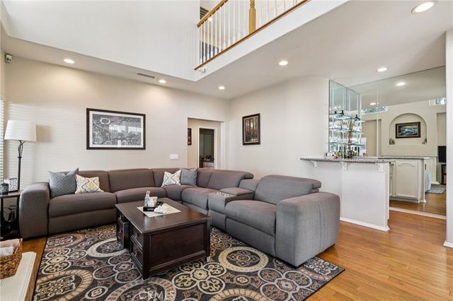 420 Somerset Cir, Corona, CA 92879