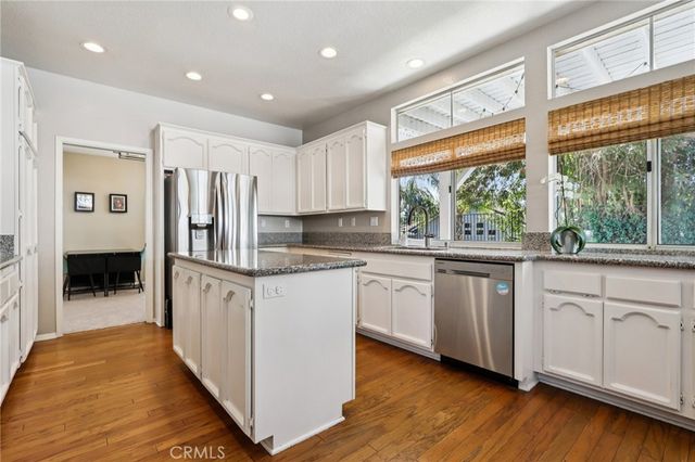 420 Somerset Cir, Corona, CA 92879