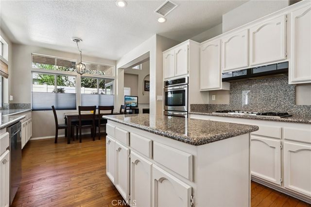 420 Somerset Cir, Corona, CA 92879