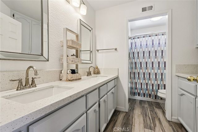 420 Somerset Cir, Corona, CA 92879