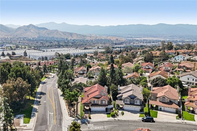 420 Somerset Cir, Corona, CA 92879