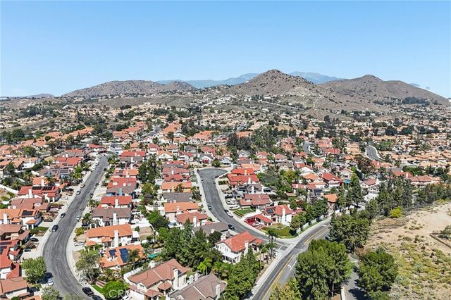 420 Somerset Cir, Corona, CA 92879