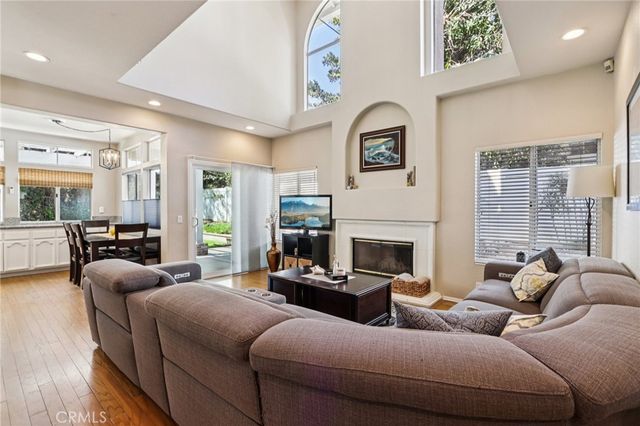 420 Somerset Cir, Corona, CA 92879