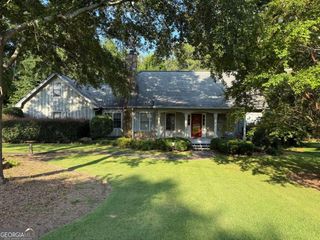 958 Sweet Briar Trail SE, Conyers, GA 30094