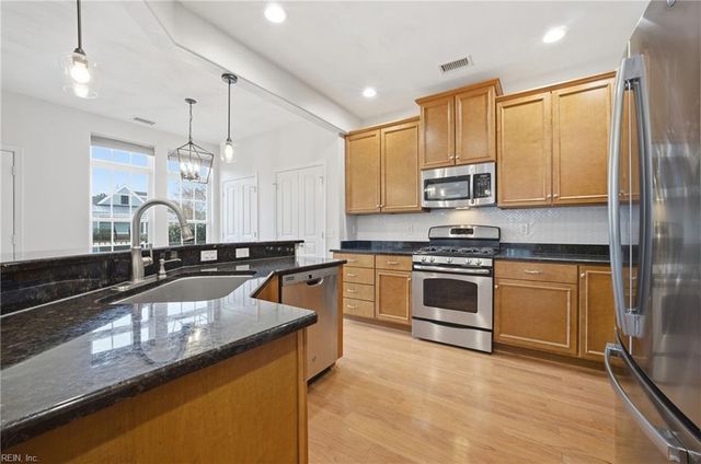 5453 Paperwhite LN, Virginia Beach, VA 23455