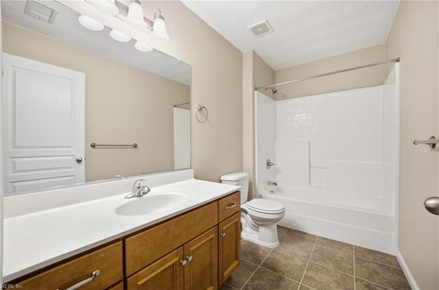 5453 Paperwhite LN, Virginia Beach, VA 23455