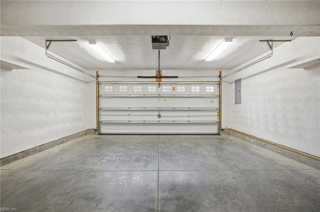 5453 Paperwhite LN, Virginia Beach, VA 23455