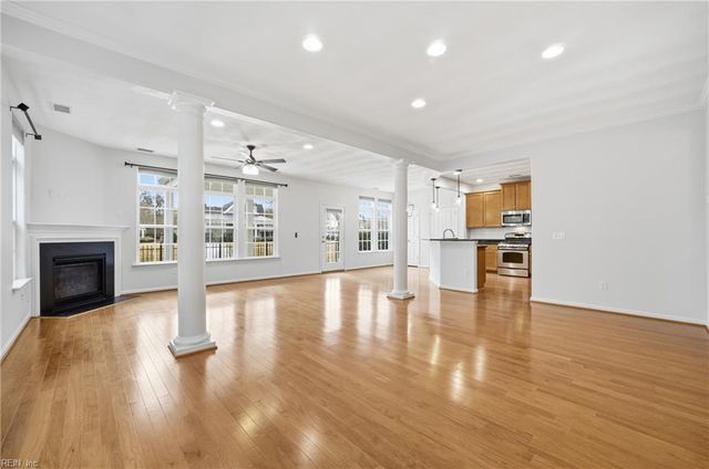 5453 Paperwhite LN, Virginia Beach, VA 23455