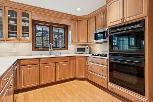 6487 Bannister Court, Lisle, IL 60532