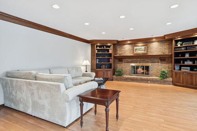 6487 Bannister Court, Lisle, IL 60532