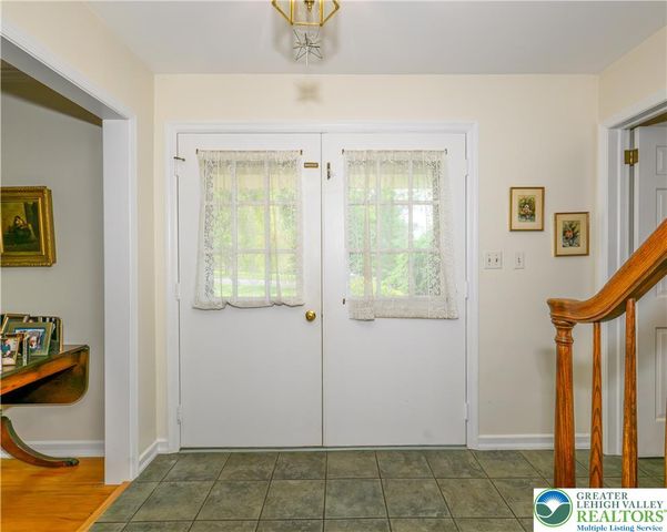 2516 Rachael Lane, South Whitehall Twp, PA 18069