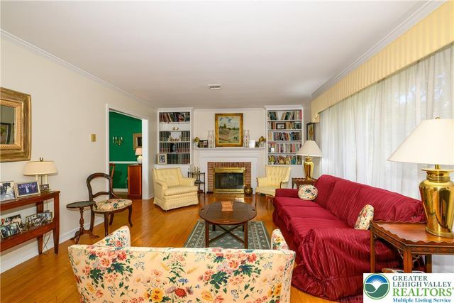 2516 Rachael Lane, South Whitehall Twp, PA 18069