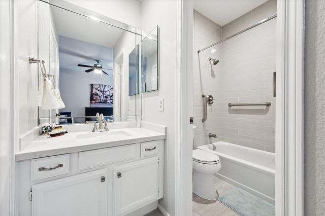 11711 Memorial Drive 395, Houston, TX 77024