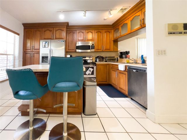 931 Opal Ter, Weston, FL 33326