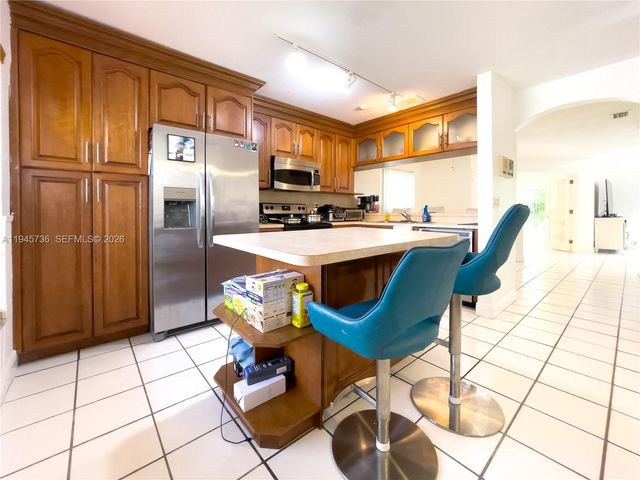 931 Opal Ter, Weston, FL 33326