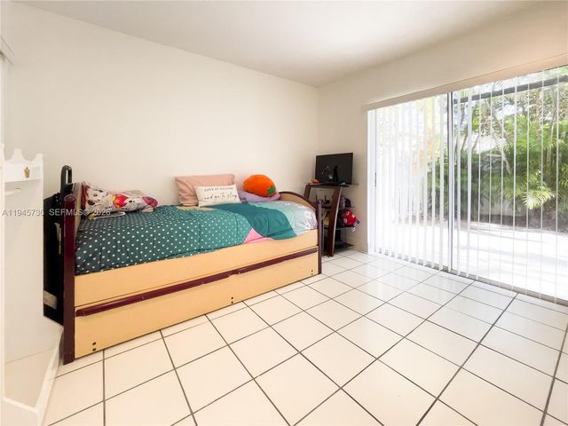 931 Opal Ter, Weston, FL 33326