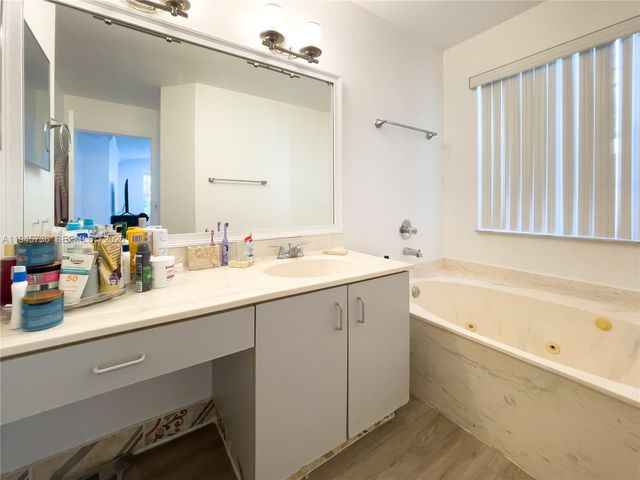 931 Opal Ter, Weston, FL 33326