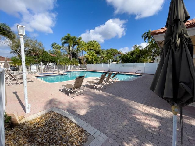 931 Opal Ter, Weston, FL 33326