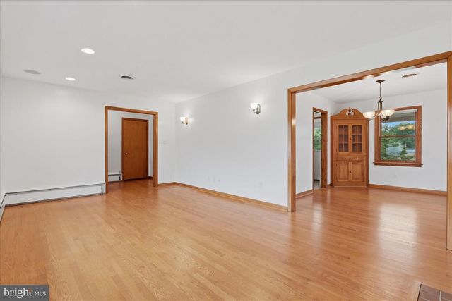 12421 NESBITT AVE, Clear Spring, MD 21722