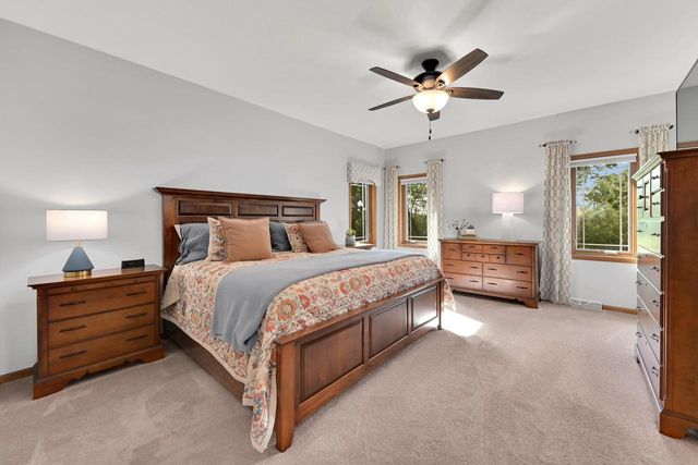 732 River Reserve DRIVE, Hartland, WI 53029