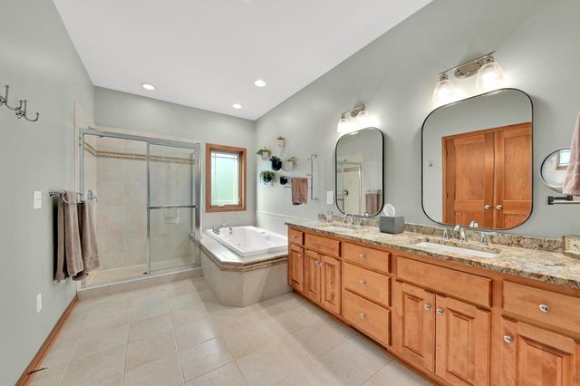 732 River Reserve DRIVE, Hartland, WI 53029