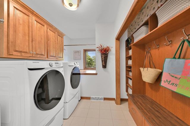 732 River Reserve DRIVE, Hartland, WI 53029