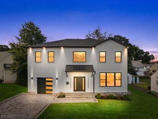 30 Winding Way, Clifton City, NJ 07012
