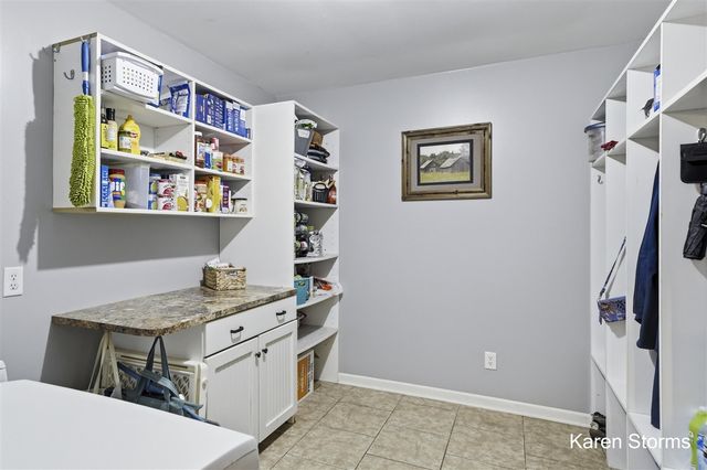 6626 Crownpointe Drive, Byron Center, MI 49315