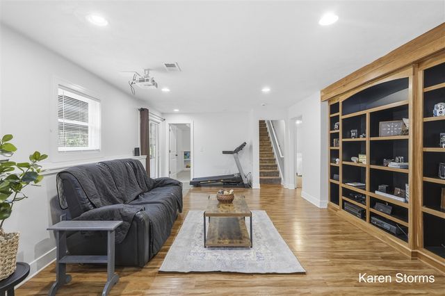 6626 Crownpointe Drive, Byron Center, MI 49315