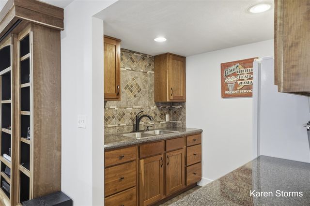 6626 Crownpointe Drive, Byron Center, MI 49315