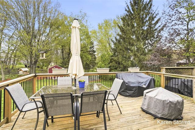 6626 Crownpointe Drive, Byron Center, MI 49315