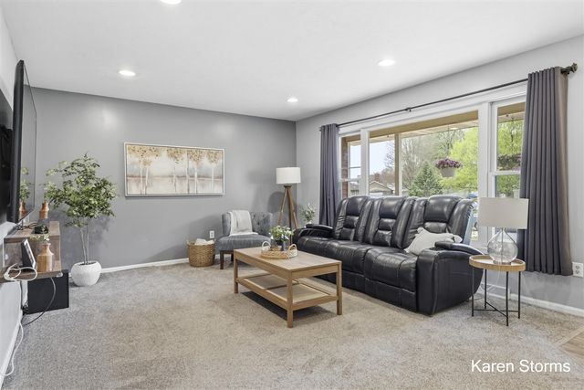 6626 Crownpointe Drive, Byron Center, MI 49315