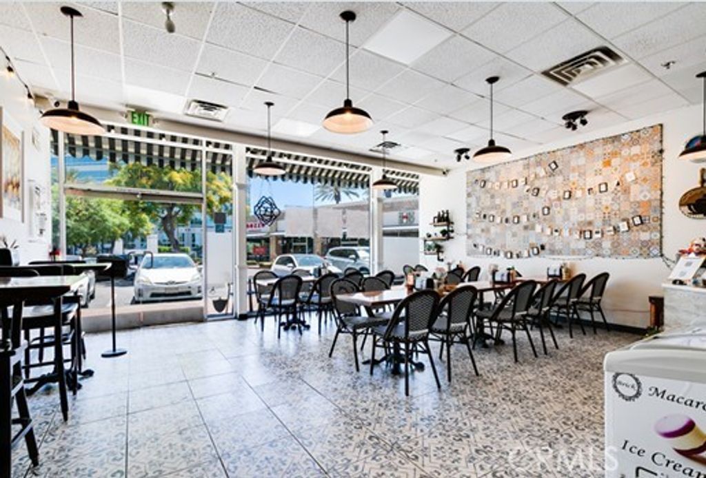 2422 E Katella, Anaheim, CA 92806 — exterior