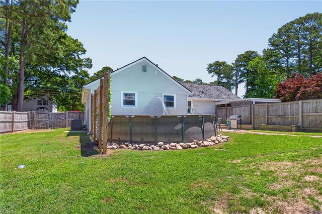 32 Cypress RD, Portsmouth, VA 23701