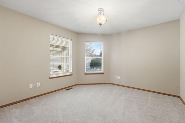 3317 Huntington Street, Kennewick, WA 99337