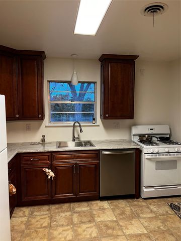 329 N Brighton Avenue, Dallas, TX 75208