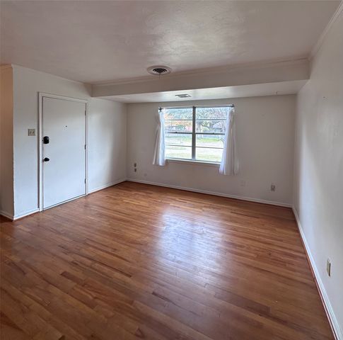 329 N Brighton Avenue, Dallas, TX 75208