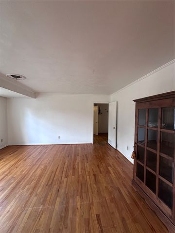 329 N Brighton Avenue, Dallas, TX 75208