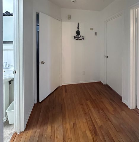 329 N Brighton Avenue, Dallas, TX 75208