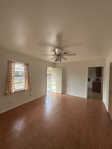 329 N Brighton Avenue, Dallas, TX 75208