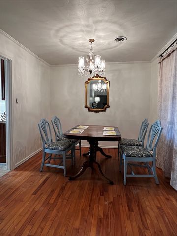 329 N Brighton Avenue, Dallas, TX 75208